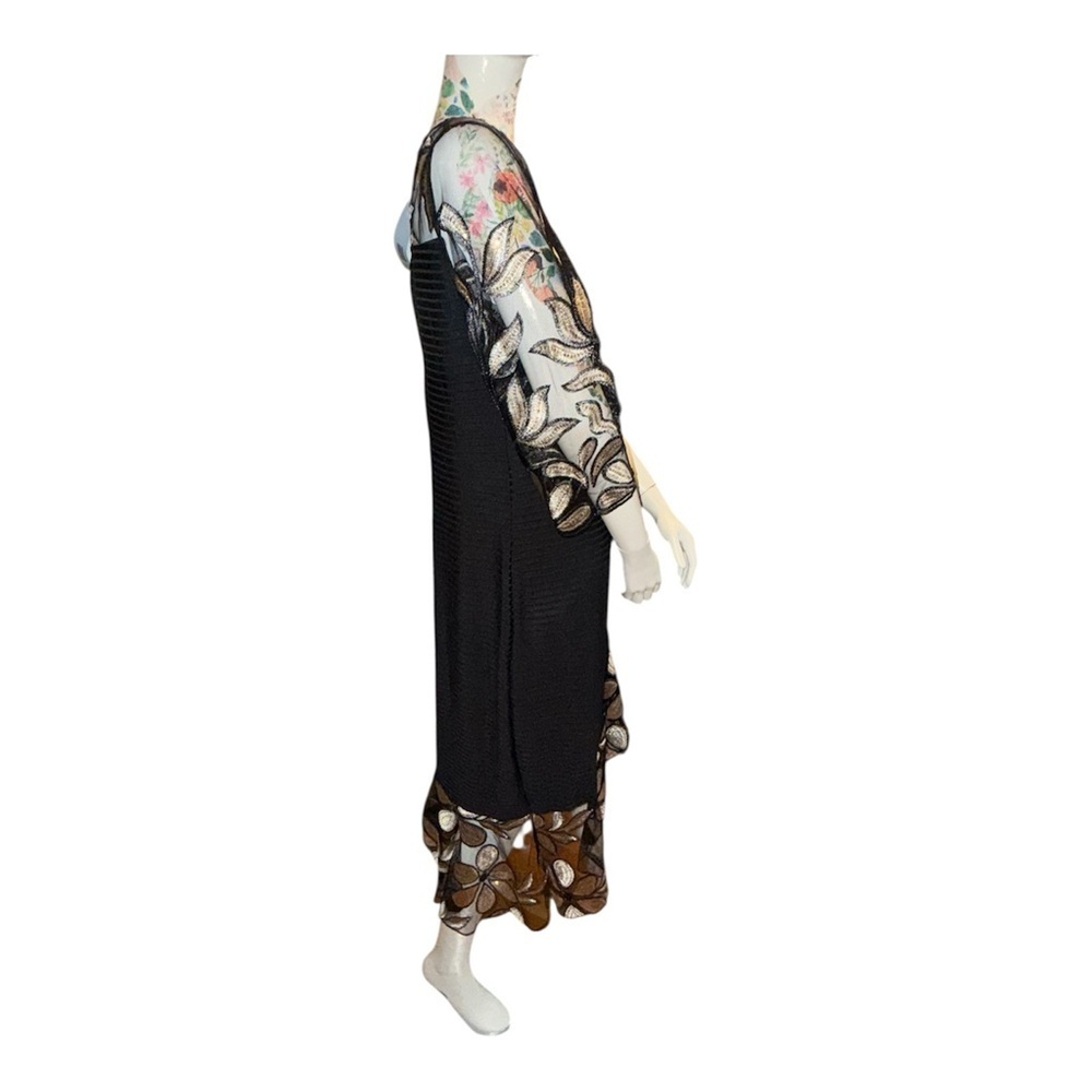 Black and Cream Asymmetrical Embellished Cocktail Dress - Picture 3 of 8